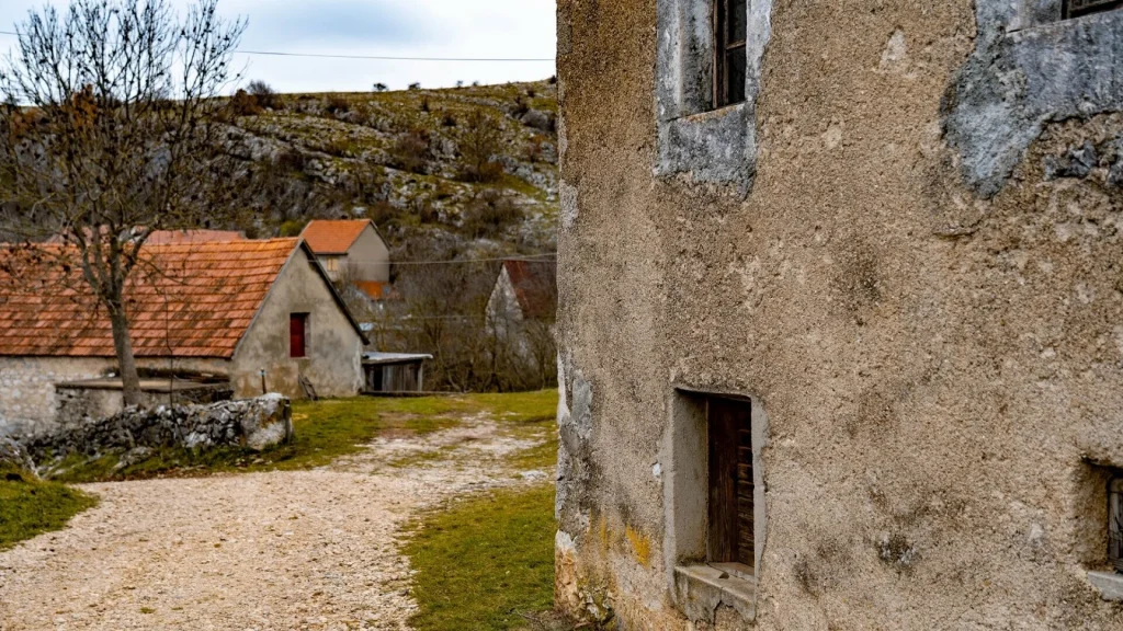 Selo Bratač, Bosna i Hercegovina
