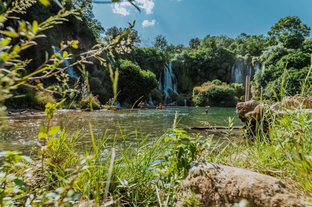 Kravice vodopad kupanje